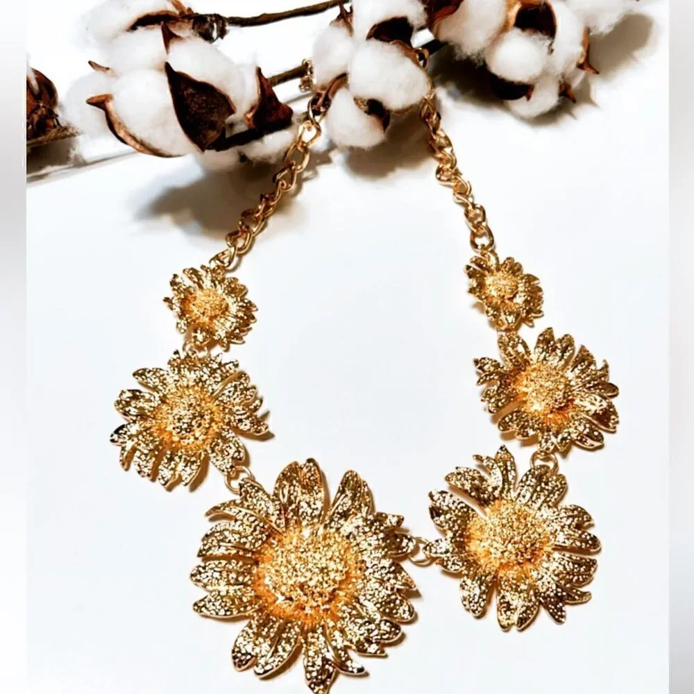 flower statement  necklace N61